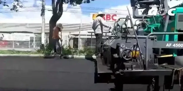 Recapeamento Asfáltico da Avenida JK no município de Divinópolis/MG Recapeamento Asfáltico da Avenida JK no município de Divinópolis/MG